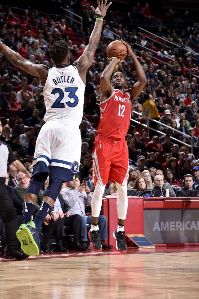 包含巴黎圣日耳曼迎CBA季后赛关键赛；今夜手感冰凉；态度坚定；临场指挥获称赞的词条